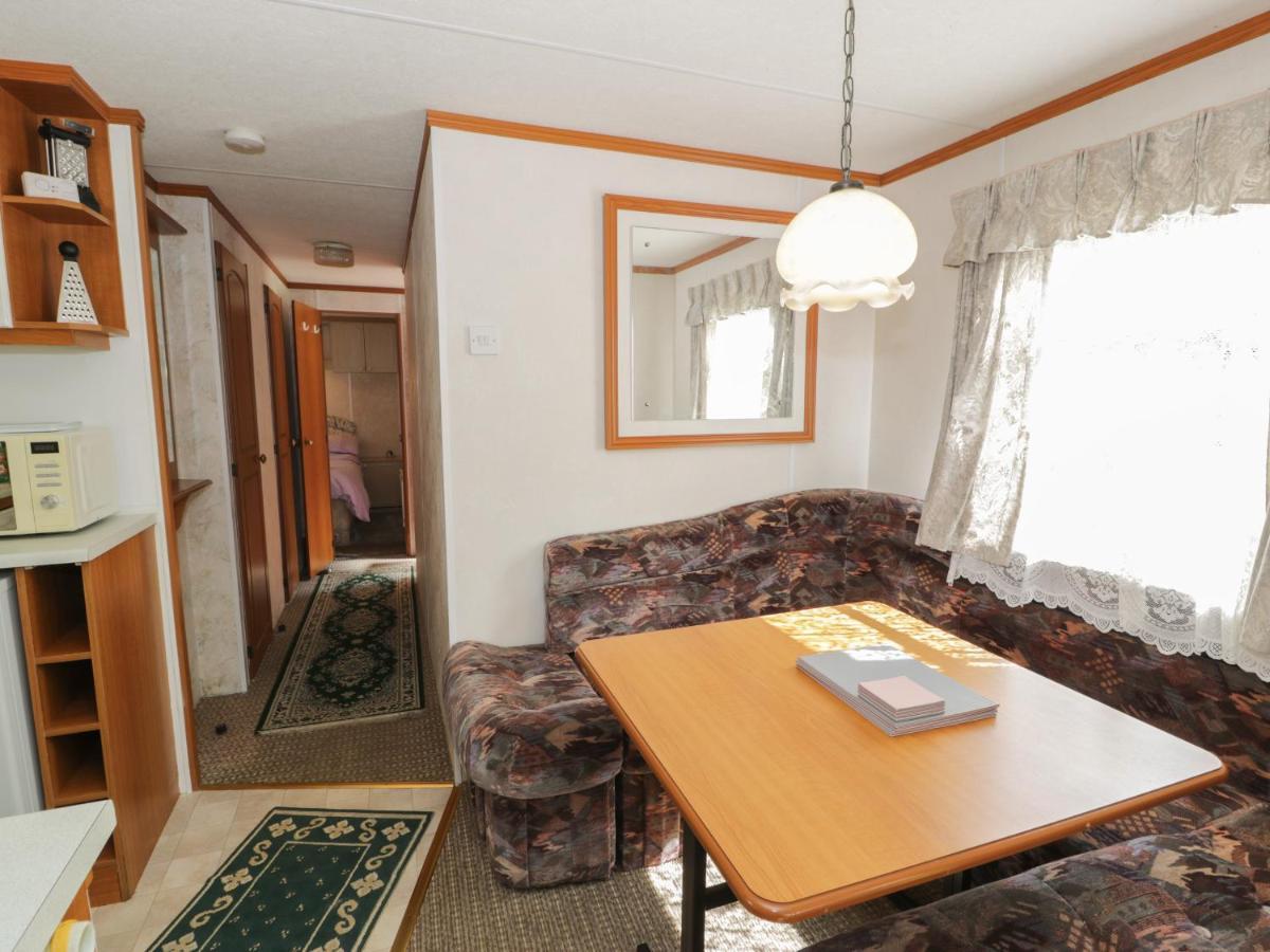 Fron Dderw Caravan Holyhead Buitenkant foto