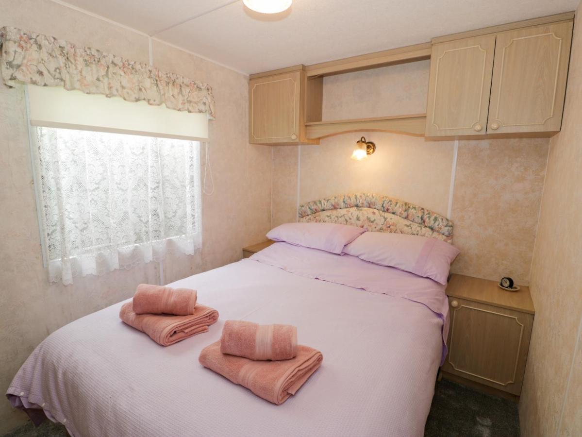 Fron Dderw Caravan Holyhead Buitenkant foto