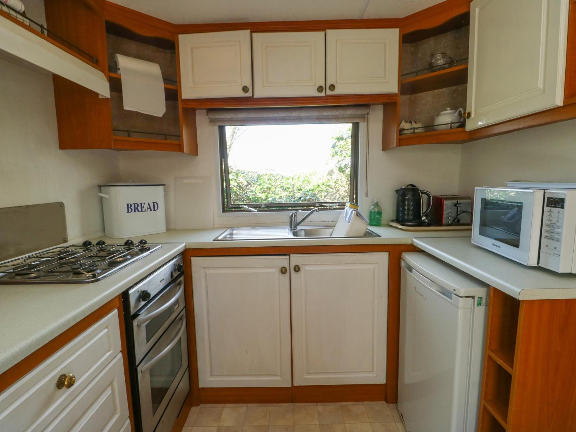 Fron Dderw Caravan Holyhead Buitenkant foto